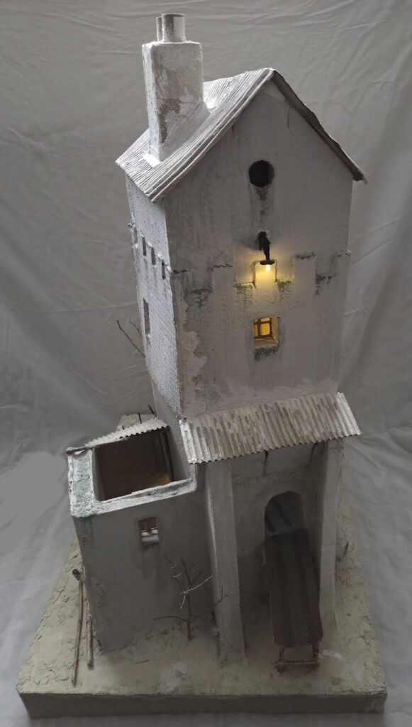 De Botkop, karton, gips, ±50x50x65